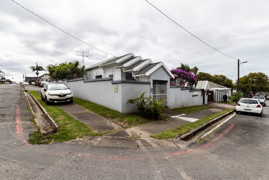 2 Bedroom Property for Sale in Berea Eastern Cape